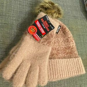 MUK LULS Salmon Pink Fuzzy Thermal Warm Beanie Hat & Gloves Set Brand New NWT